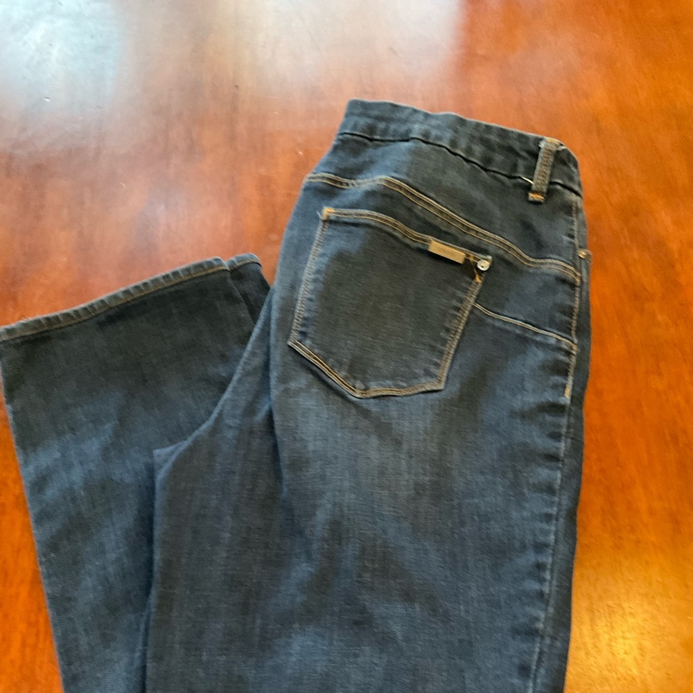 VGUC Chico Dark Wash Jeans